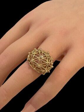 Avon Signed Ring Vintage Gold Tone Dome Filigree Floral Size 5